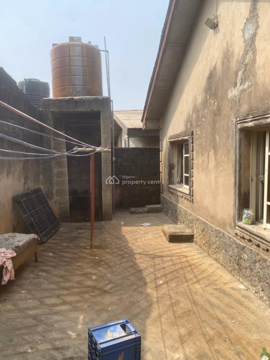 5 Bedroom Bungalow, Ipakodo Off Ebute Road, Ikorodu, Lagos, Detached Bungalow for Sale