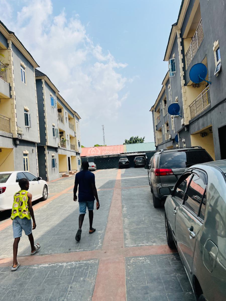 2 Bedroom Apartment in a Good Neighborhood, Very to Express, Ologufe, Awoyaya, Ibeju Lekki, Lagos, Flat / Apartment for Rent