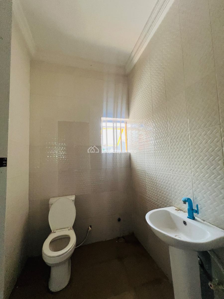 2 Bedroom Apartment in a Good Neighborhood, Very to Express, Ologufe, Awoyaya, Ibeju Lekki, Lagos, Flat / Apartment for Rent