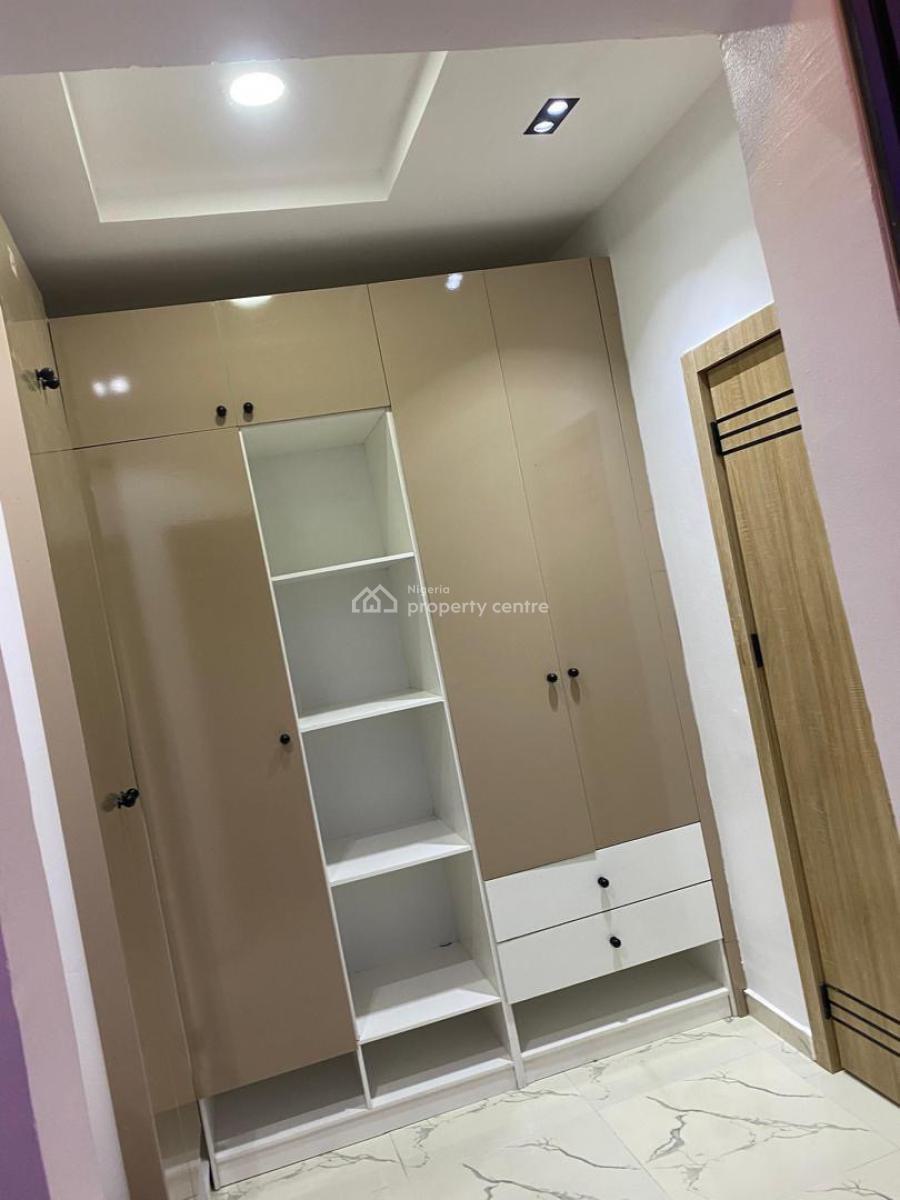 -a Brand New Luxury 3 Bedroom with 2 Balconies, Swimming Pool, Snooker, Lekki Phase 1, Lekki, Lagos, Flat / Apartment Short Let