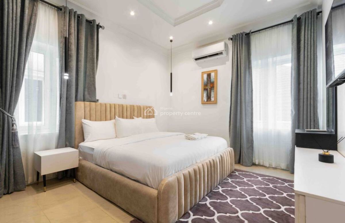Lux Two (3) Bedroom Maisonette with Ps5, Tennis, Snooker Board and a S, Ikoyi, Lagos, Flat / Apartment Short Let