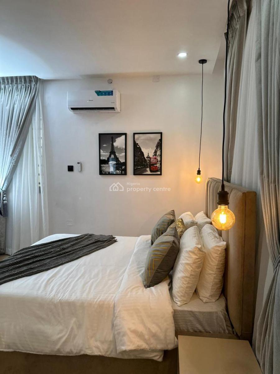 -luxury New 3 Bedroom with Ps5 -big Mirror -board Games - Balcony, Lekki Phase 1, Lekki, Lagos, Flat / Apartment Short Let