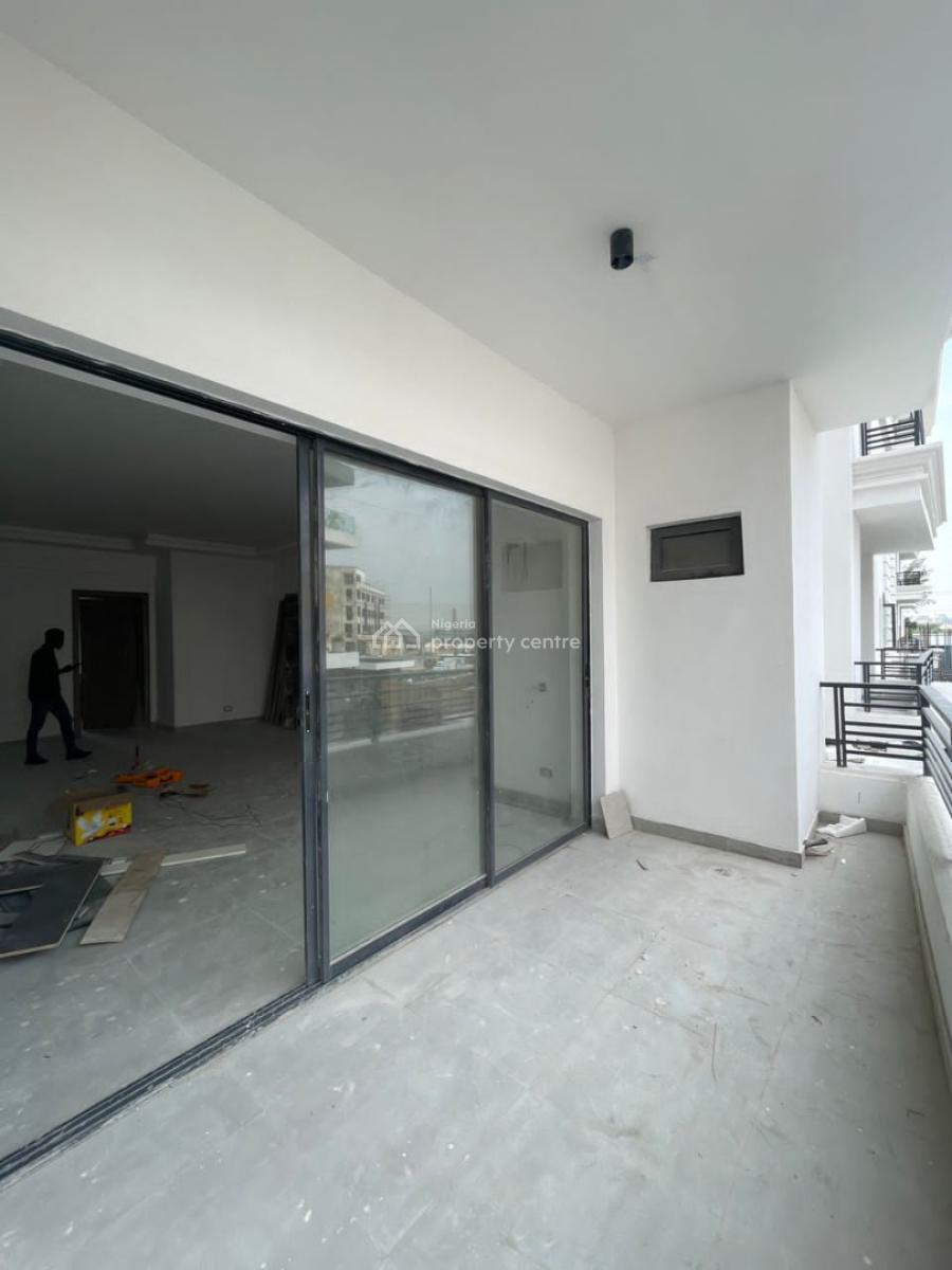 Aesthetically Pleasing 3 Bedroom Penthouse with Swimming Pool, Lekki Phase 1, Lekki, Lagos, Flat / Apartment for Sale