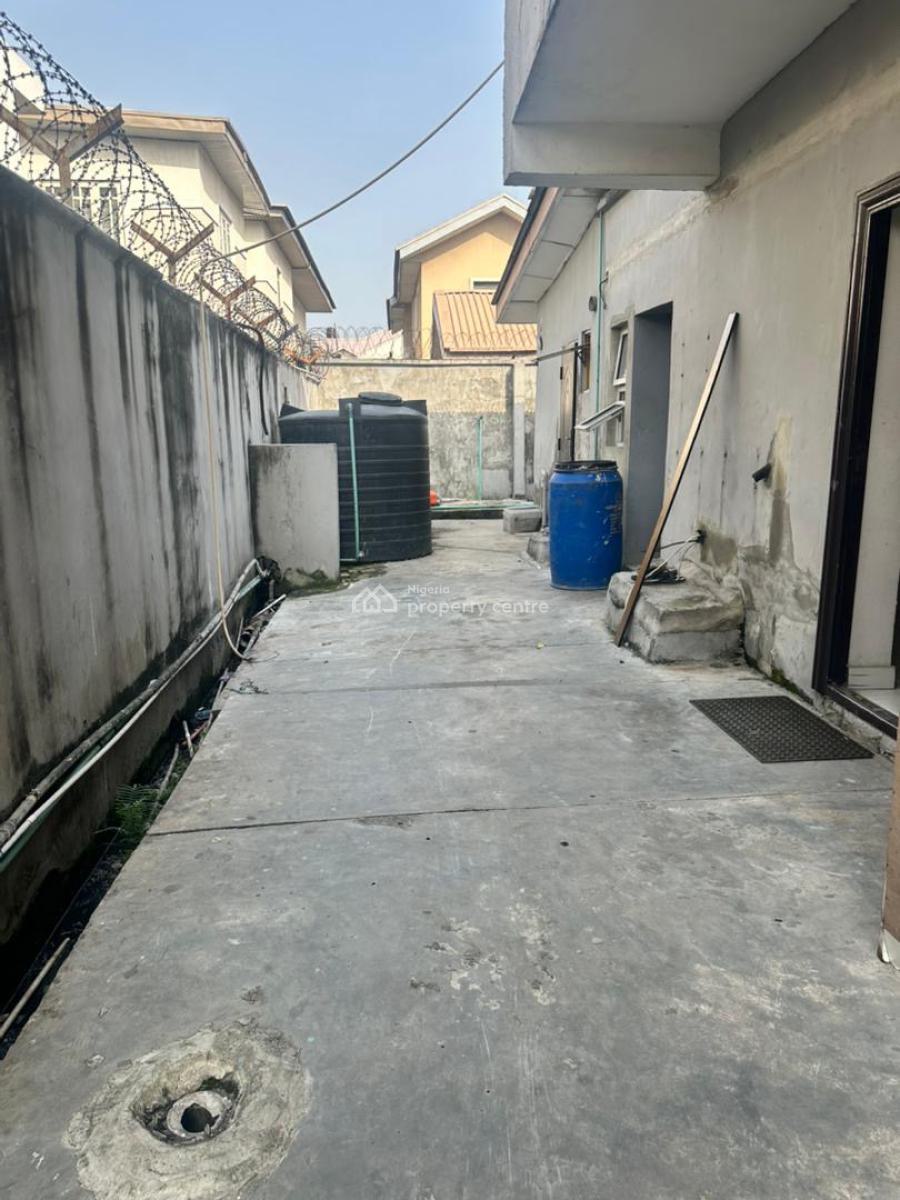 5bedroom Semi Detached House with Bq at Lekki Phase 1, Off Admiralty Way Lekki Phase 1, Lekki Phase 1, Lekki, Lagos, Semi-detached Duplex for Rent
