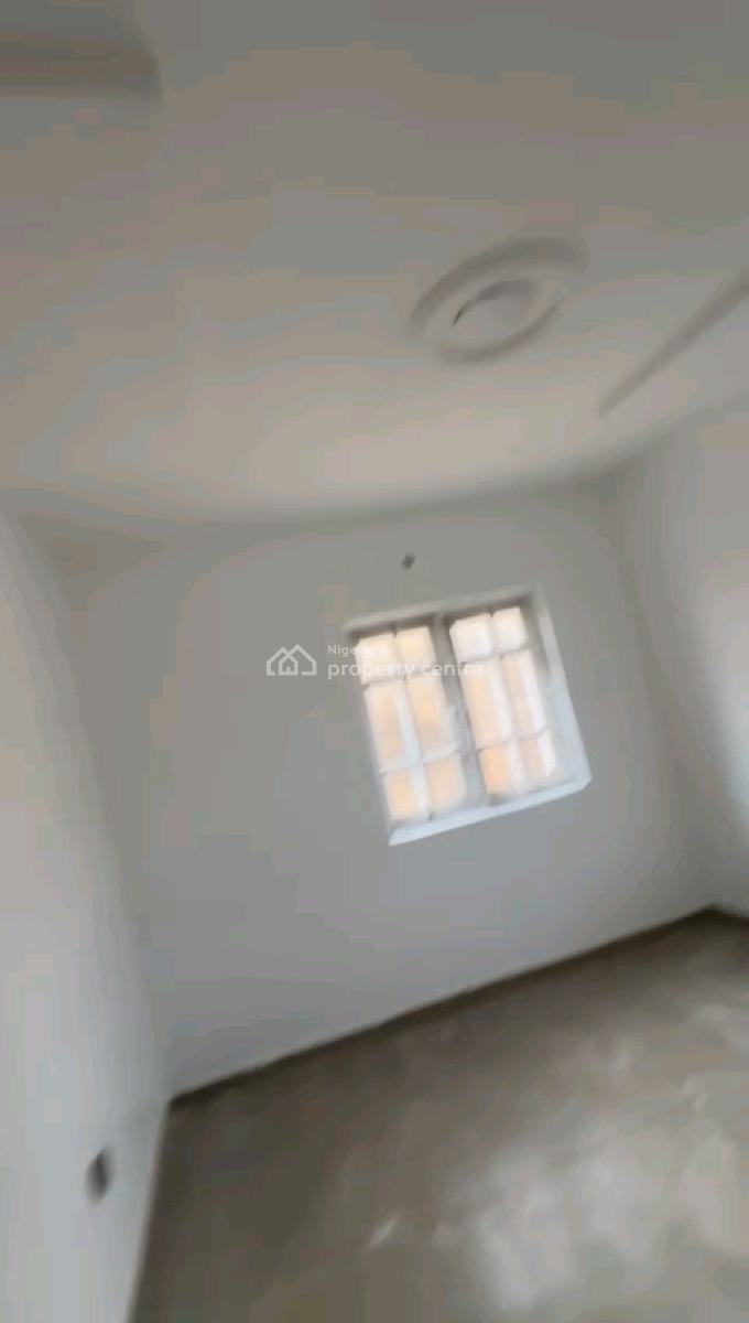 a Standard and Spacious 2bedroom Apartment,, Prince Idris Street, Oworonshoki, Shomolu, Lagos, Flat / Apartment for Rent