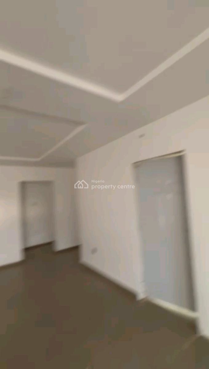 a Standard and Spacious 2bedroom Apartment,, Prince Idris Street, Oworonshoki, Shomolu, Lagos, Flat / Apartment for Rent