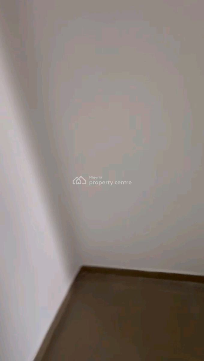 a Standard and Spacious 2bedroom Apartment,, Prince Idris Street, Oworonshoki, Shomolu, Lagos, Flat / Apartment for Rent