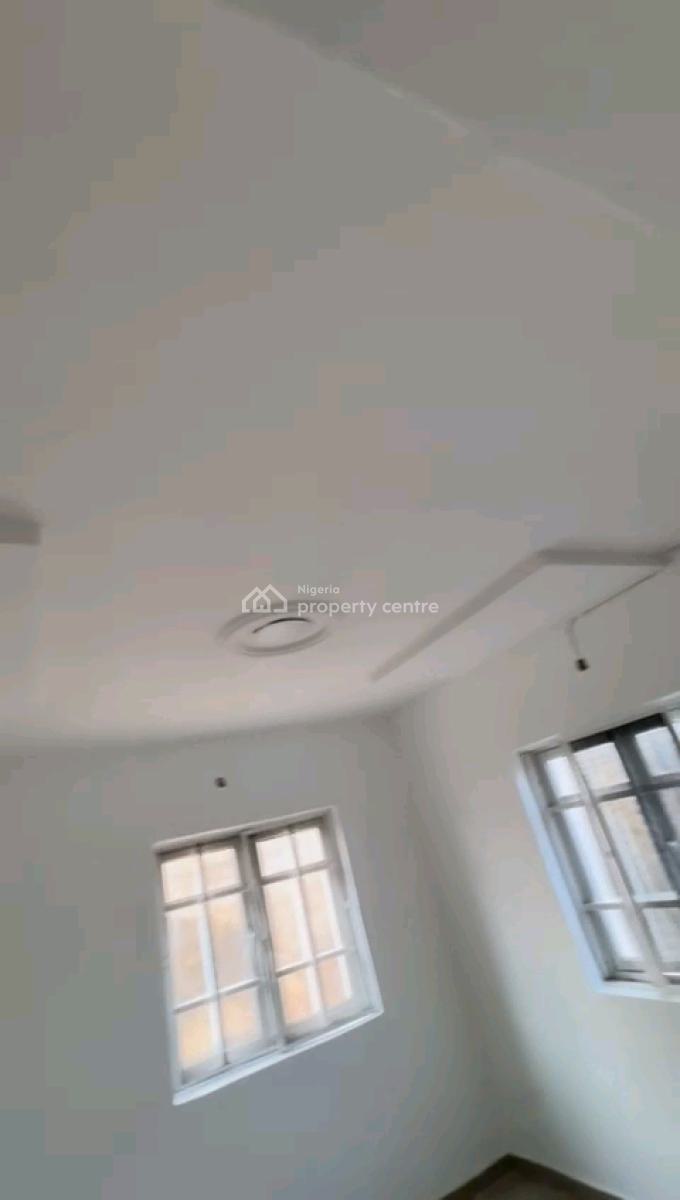 a Standard and Spacious 2bedroom Apartment,, Prince Idris Street, Oworonshoki, Shomolu, Lagos, Flat / Apartment for Rent
