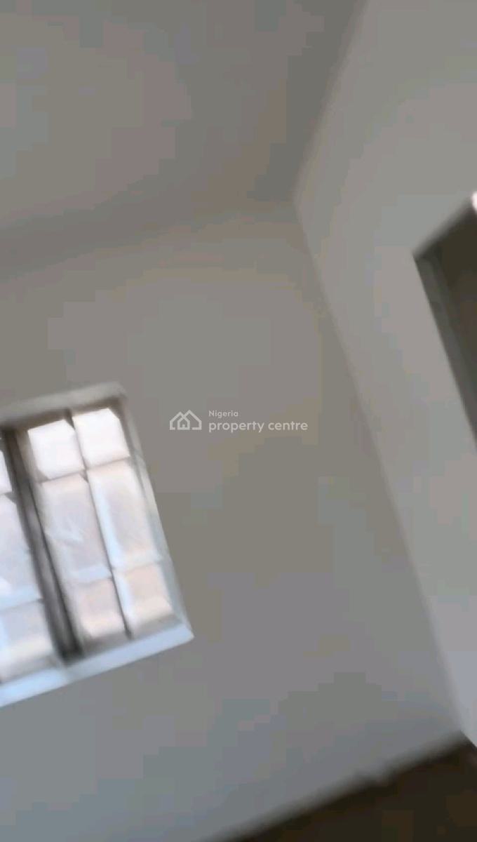 a Standard and Spacious 2bedroom Apartment,, Prince Idris Street, Oworonshoki, Shomolu, Lagos, Flat / Apartment for Rent