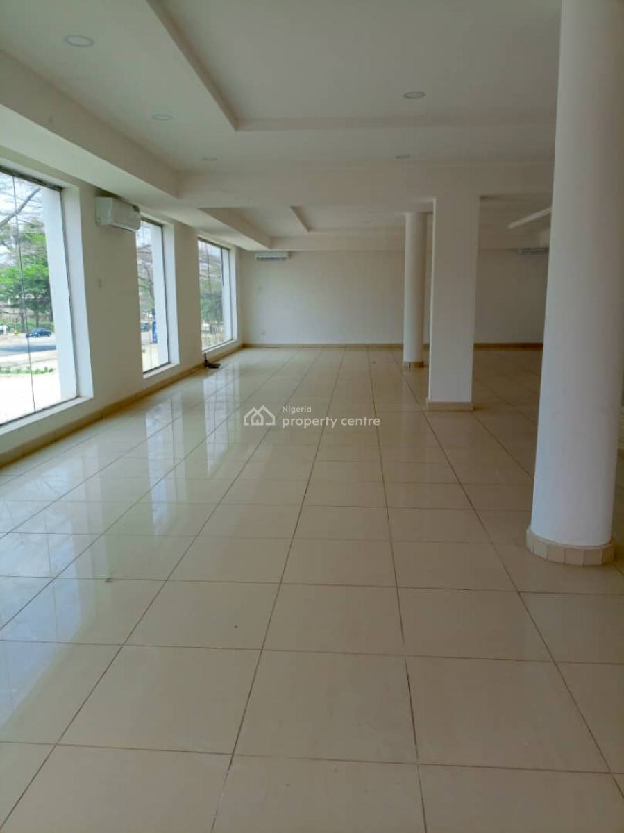 Tastefully Finished Spacious Standard Standard Built.   Complex:  500s, By Maitama Main, Maitama District, Abuja, Plaza / Complex / Mall for Rent