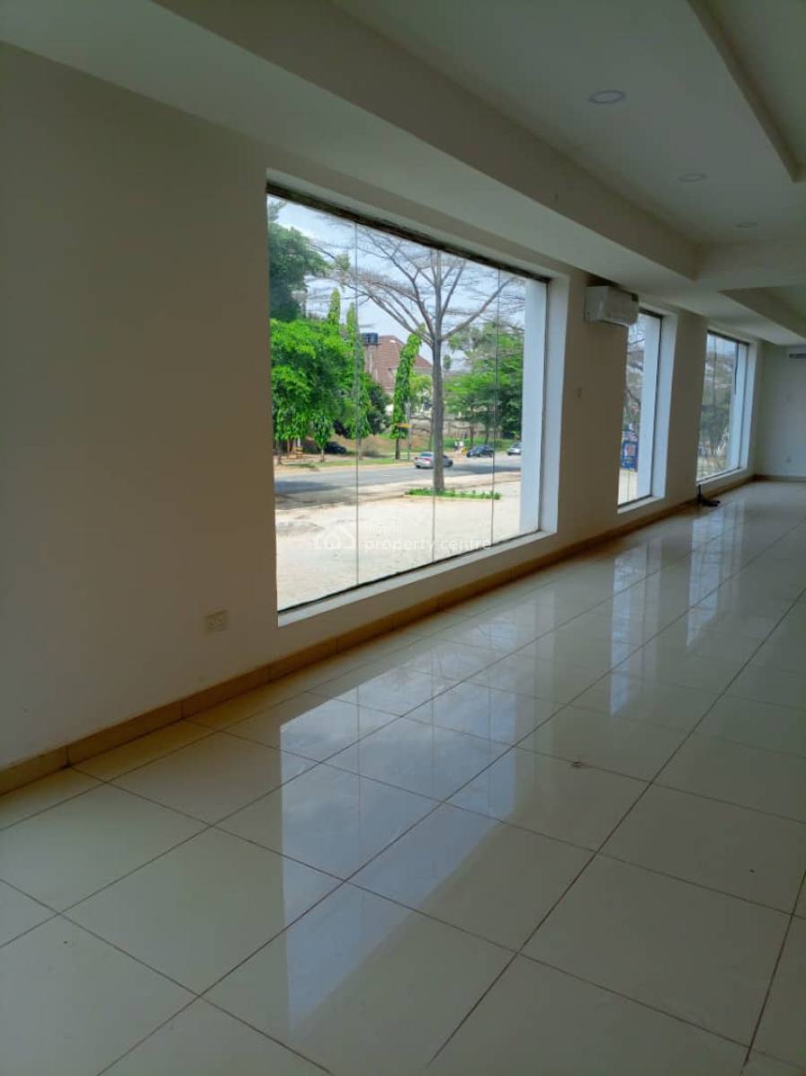 Tastefully Finished Spacious Standard Standard Built.   Complex:  500s, By Maitama Main, Maitama District, Abuja, Plaza / Complex / Mall for Rent