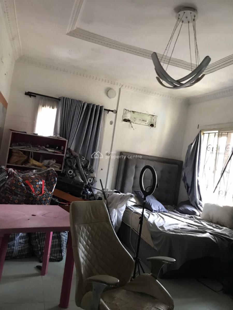 Very Standard Room Self Contained Upstairs in a Secured Location., Lekki Phase 1, Lekki, Lagos, Self Contain (single Rooms) for Rent