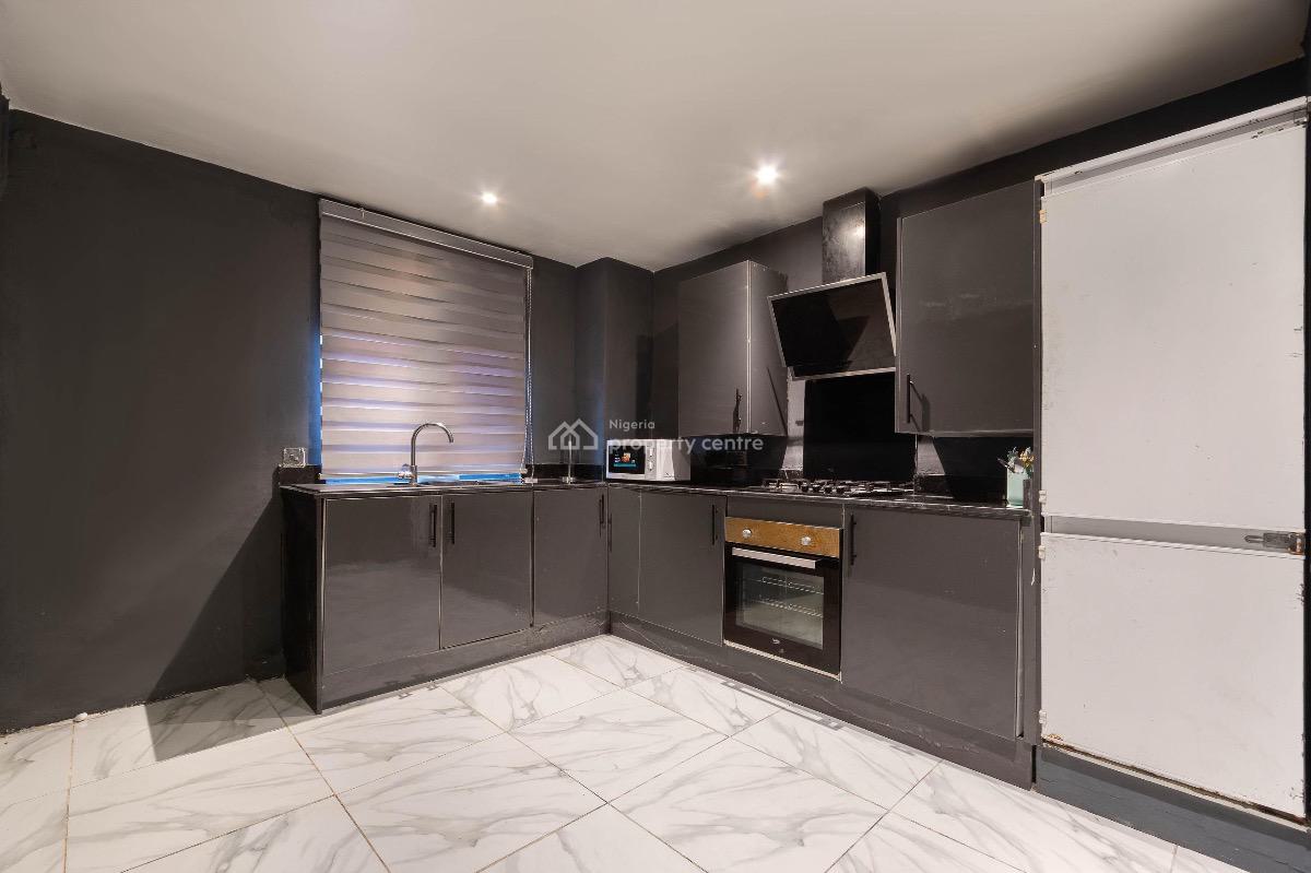 One Bedroom Apartment with a Workstation and Exercise Bike, Thomas Estate Ajah, Ajah, Lagos, Flat / Apartment Short Let