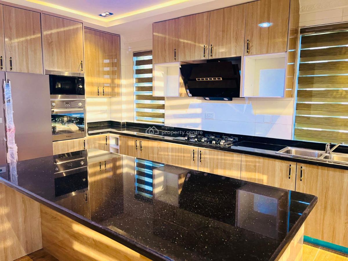 Luxury Five Bedroom Penthouse with Bq on 369sqm, Periwinkle Estate, Lekki Phase 1, Lekki, Lagos, Block of Flats for Sale