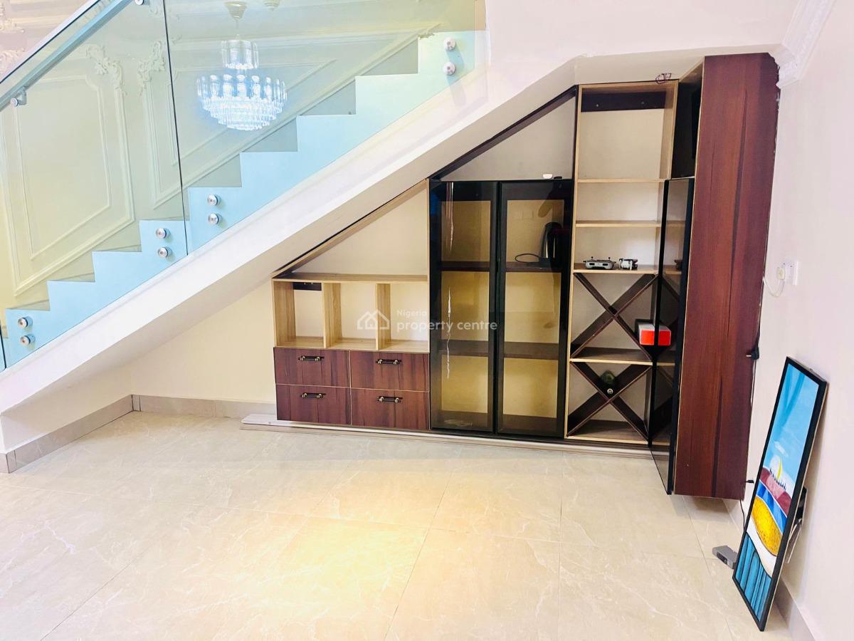 Luxury Five Bedroom Penthouse with Bq on 369sqm, Periwinkle Estate, Lekki Phase 1, Lekki, Lagos, Block of Flats for Sale