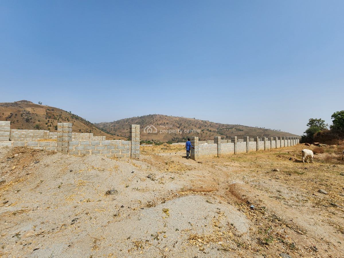 Prime Fenced 1,000sqm Land @ Kugbo Directly Facing The Ever-busy Abuja, Kugbo, Asokoro District, Abuja, Mixed-use Land for Sale