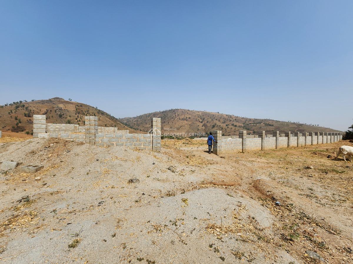 Prime Fenced 1,000sqm Land @ Kugbo Directly Facing The Ever-busy Abuja, Kugbo, Asokoro District, Abuja, Mixed-use Land for Sale