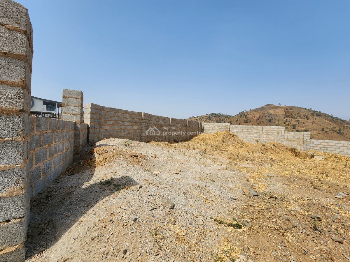 Prime Fenced 1,000sqm Land @ Kugbo Directly Facing The Ever-busy Abuja, Kugbo, Asokoro District, Abuja, Mixed-use Land for Sale