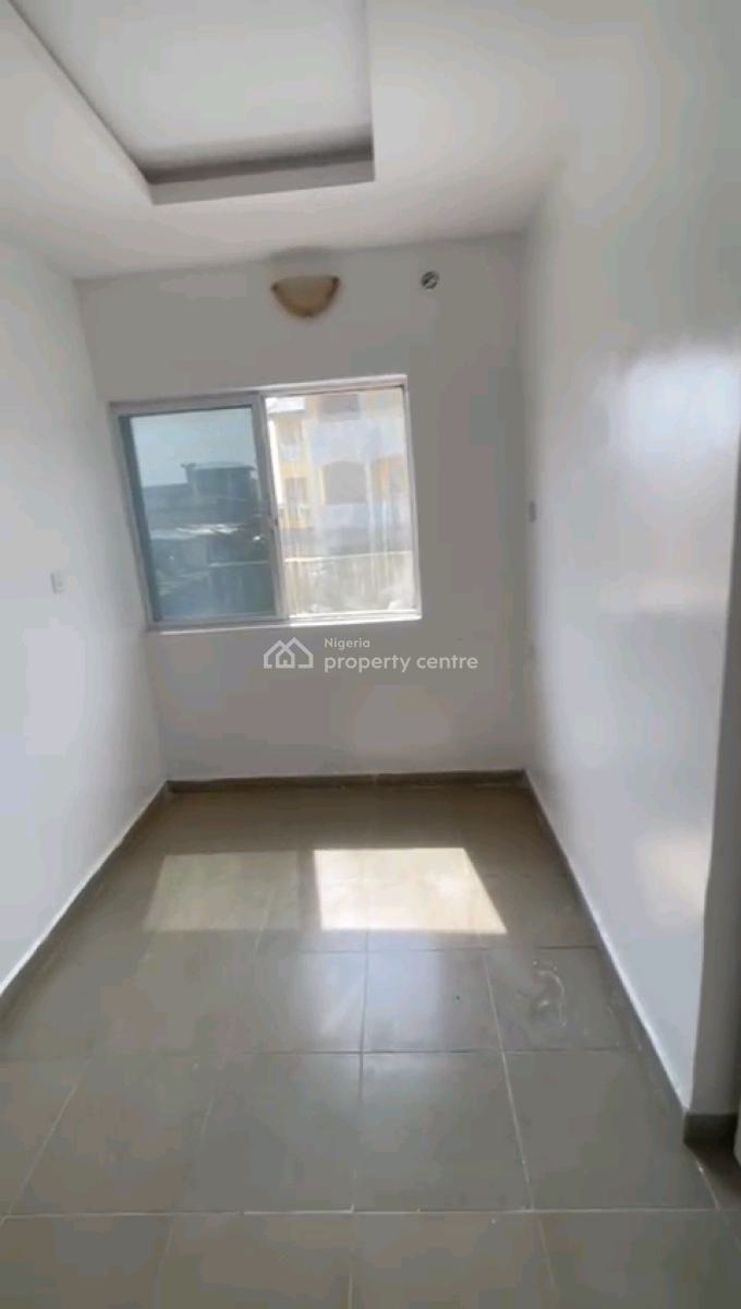 an Executive and Standard Miniflat Apartment for Lease with Pop, Onike, Yaba, Lagos, Mini Flat (room and Parlour) for Sale