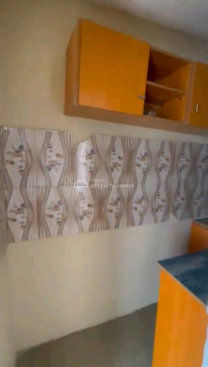 an Executive and Standard Miniflat Apartment for Lease with Pop, Onike, Yaba, Lagos, Mini Flat (room and Parlour) for Sale