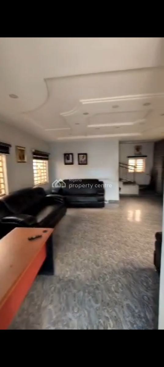 Commercial Building Facing The Maina Building with Very Large Frontage, Facing The Main Bashorun Akobo Road, Ibadan, Oyo, Commercial Property for Rent