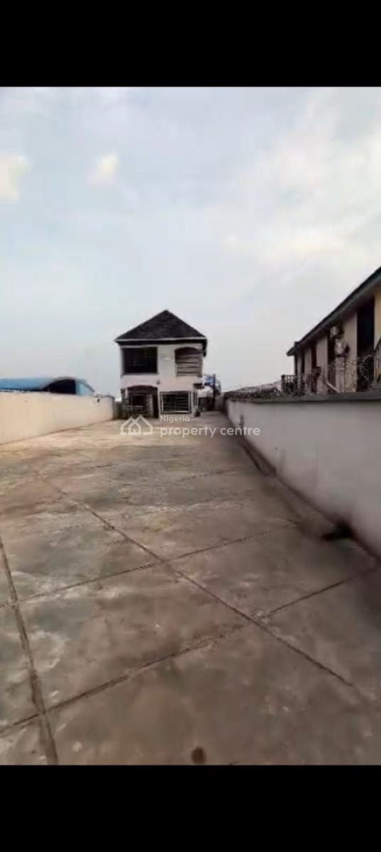 Commercial Building Facing The Maina Building with Very Large Frontage, Facing The Main Bashorun Akobo Road, Ibadan, Oyo, Commercial Property for Rent