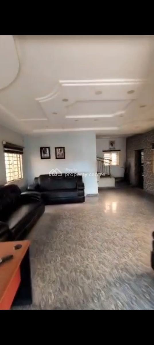 Commercial Building Facing The Maina Building with Very Large Frontage, Facing The Main Bashorun Akobo Road, Ibadan, Oyo, Commercial Property for Rent