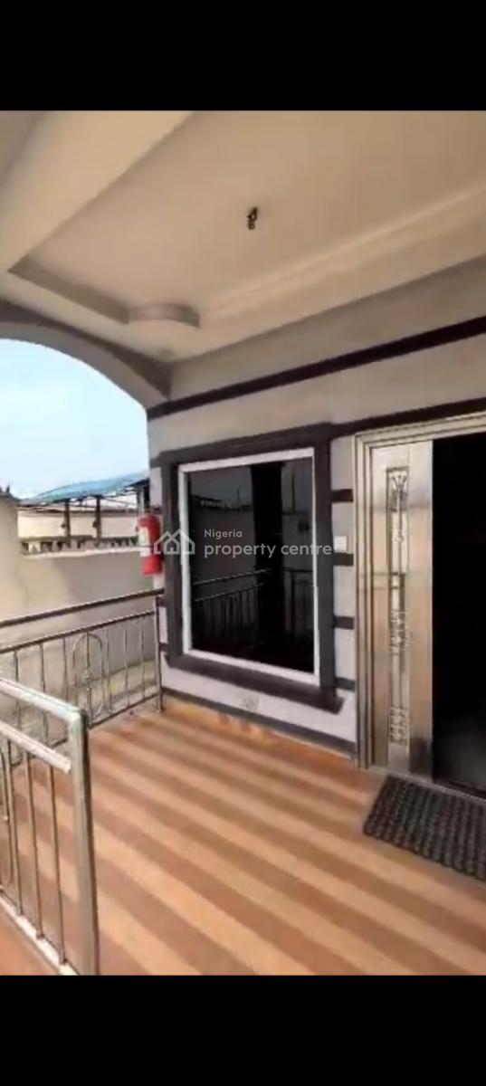 Commercial Building Facing The Maina Building with Very Large Frontage, Facing The Main Bashorun Akobo Road, Ibadan, Oyo, Commercial Property for Rent