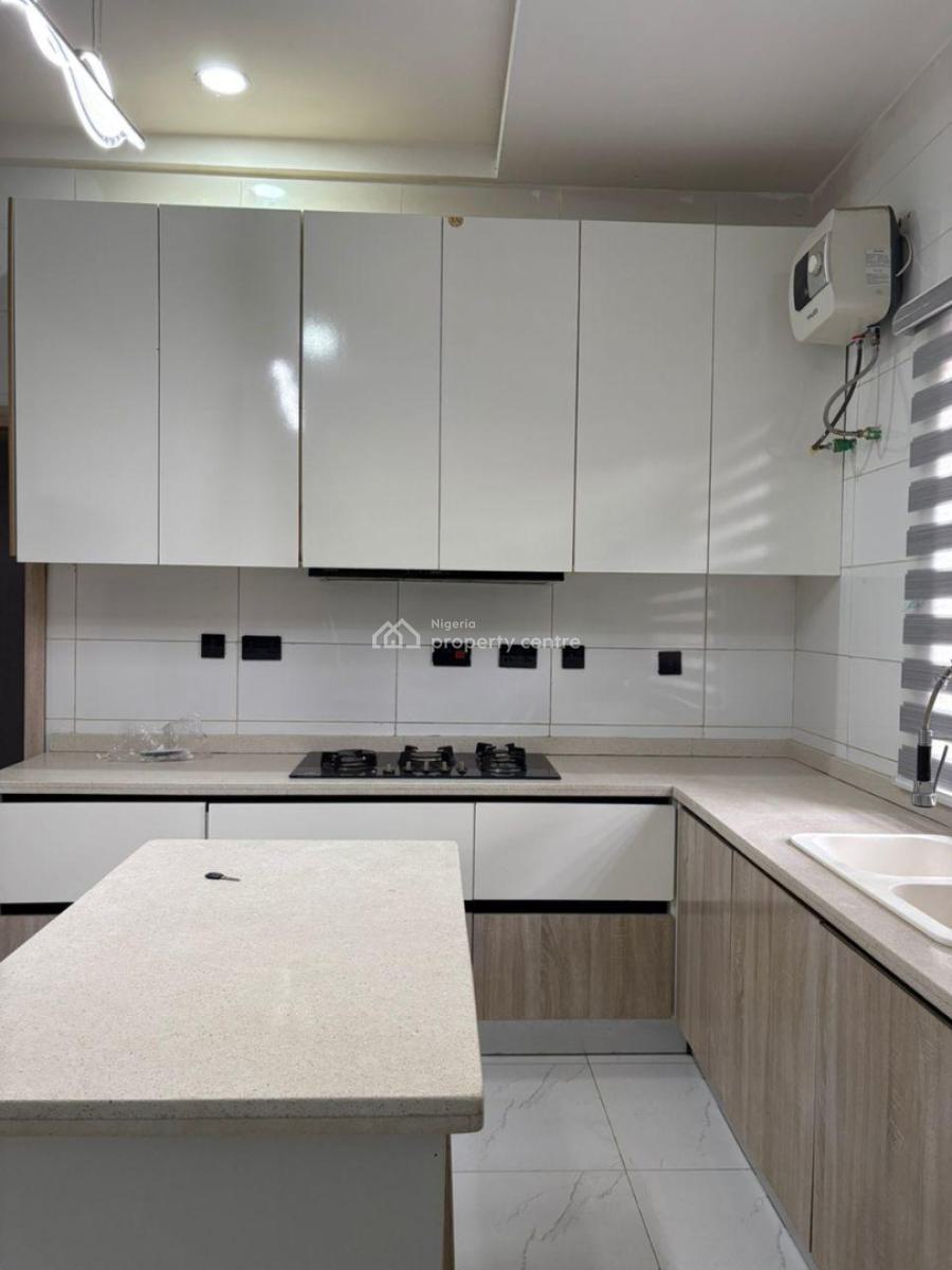 Yangs Luxurious Three Bedroom Apartment, Lekki Phase 1, Lekki, Lagos, Mini Flat (room and Parlour) Short Let