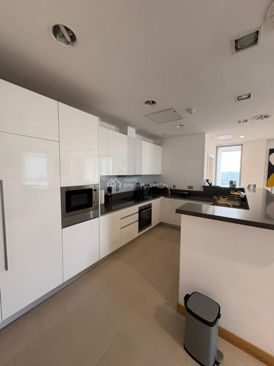 Stunning 3-bedroom Apartment with Balcony & Stunning Views, Ikoyi, Lagos, Flat / Apartment Short Let