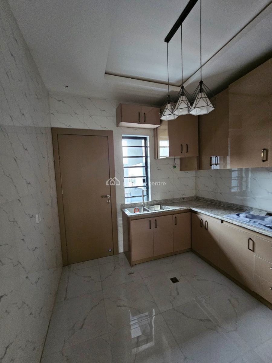 3 Bedroom Apartment in a Secure Estate., Lagos, Omole Phase 1, Ikeja, Lagos, Flat / Apartment for Sale