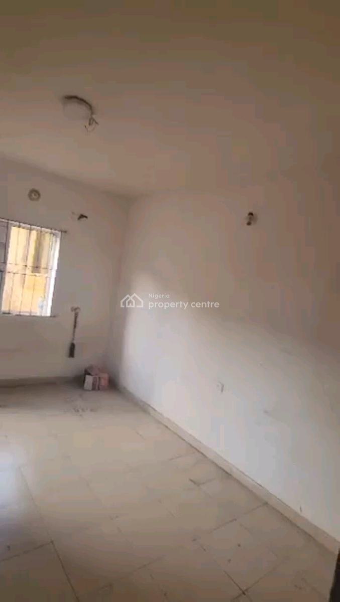 a Relatively New and Decent Roomself Contain, Upstairs, Off Market Street, Shomolu, Lagos, Self Contain (single Rooms) for Rent