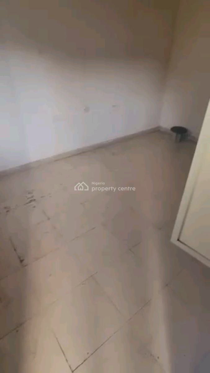 a Relatively New and Decent Roomself Contain, Upstairs, Off Market Street, Shomolu, Lagos, Self Contain (single Rooms) for Rent