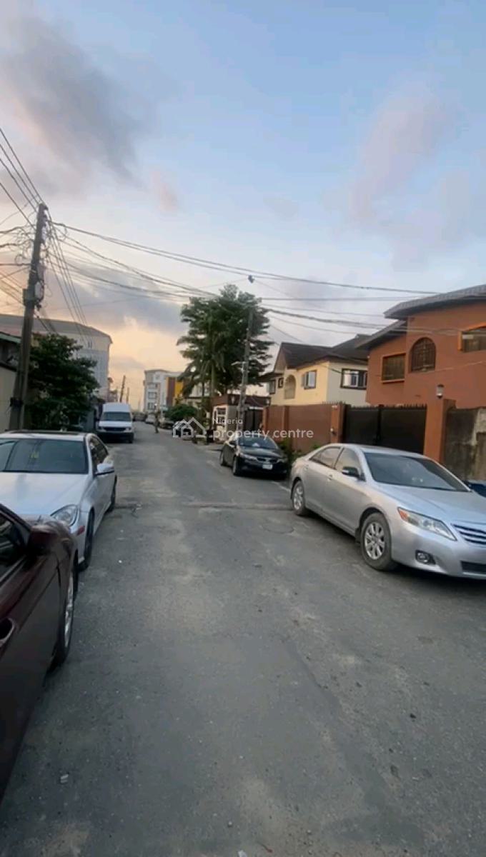 Demolishable Building (6 Units 2 Bedroom Flat) on Dry Land, Alh Jimoh Oladehinde, Ifako, Gbagada, Lagos, Block of Flats for Sale