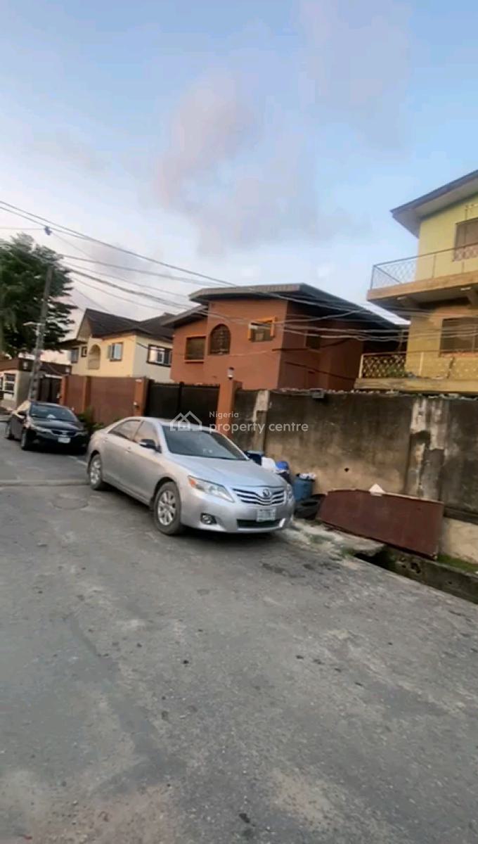 Demolishable Building (6 Units 2 Bedroom Flat) on Dry Land, Alh Jimoh Oladehinde, Ifako, Gbagada, Lagos, Block of Flats for Sale