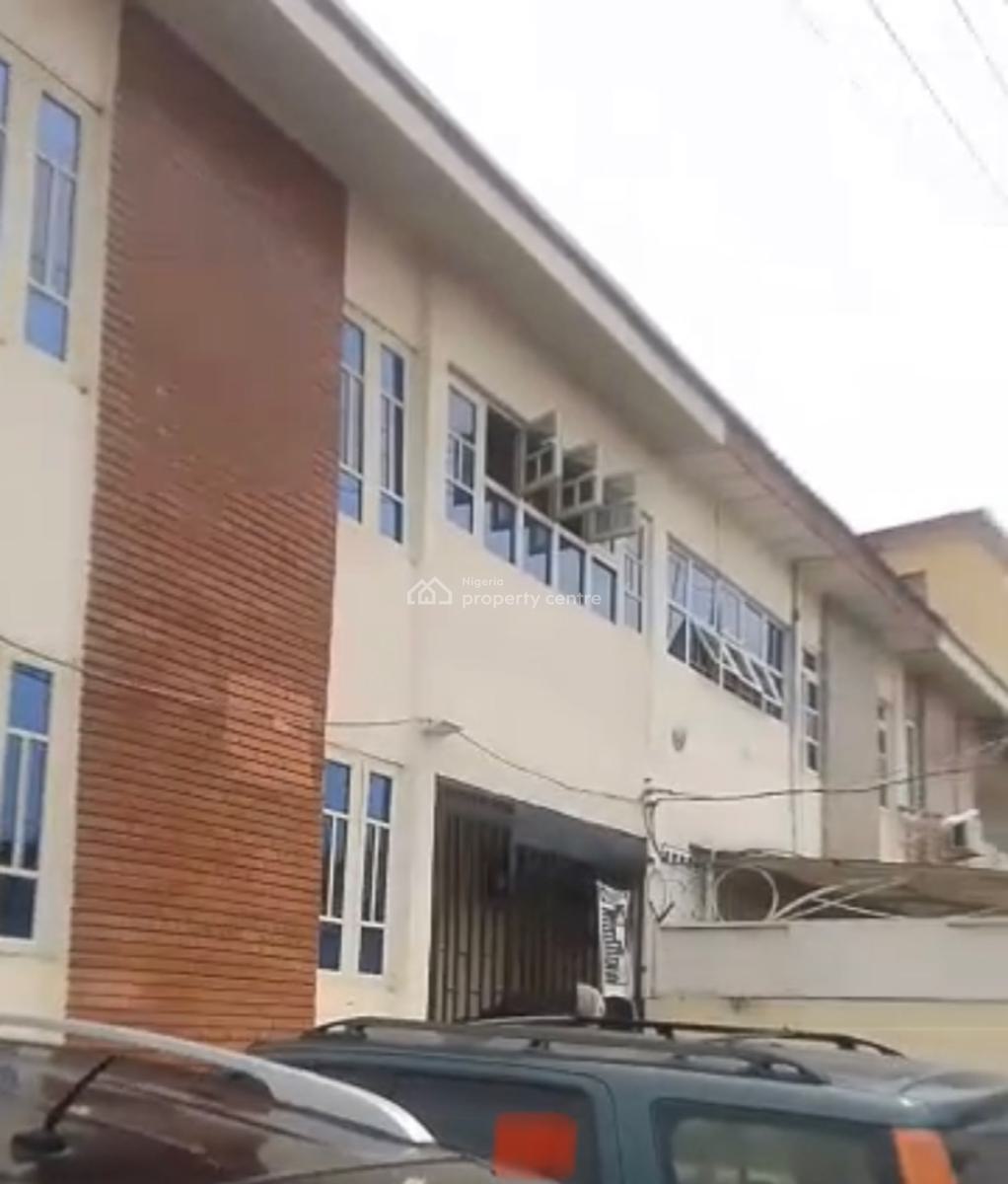 a Well Remodeled 4 Bed Terrace in Garki, Area 2, Area 2, Garki, Abuja, Terraced Duplex for Sale