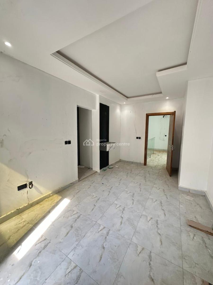 Exquisite 2 Bedroom Masionette Penthouse with a Pool, Gym and Bq, Lekki Phase 1, Lekki, Lagos, Flat / Apartment for Sale