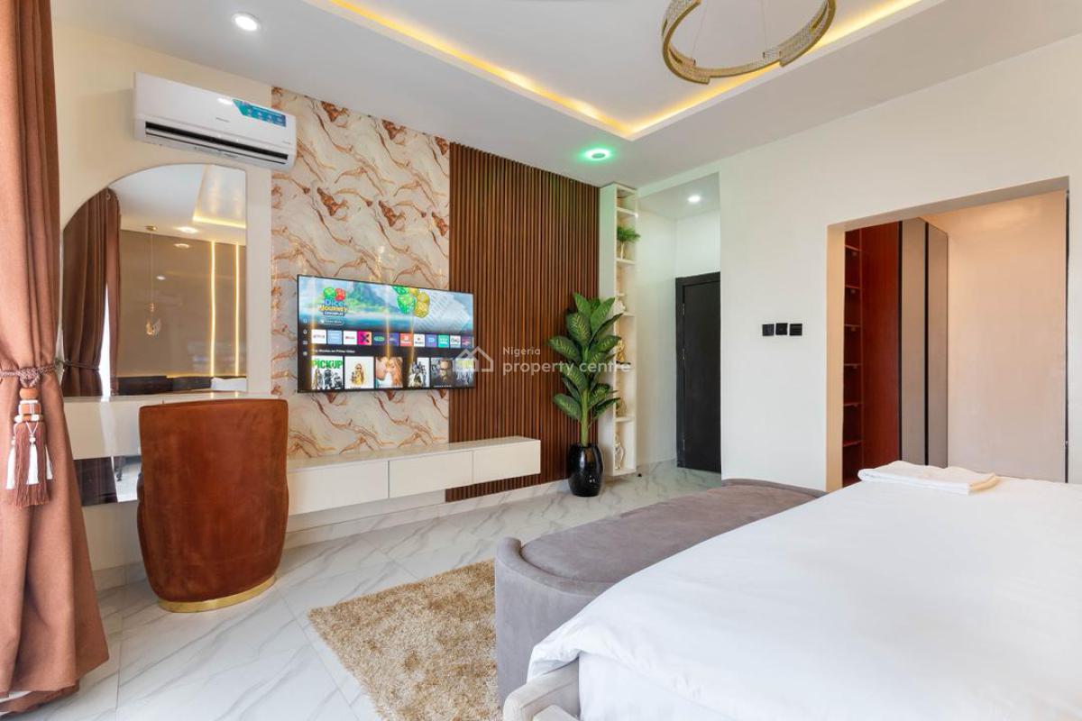 Luxury 2 Bedroom Luxury Apartment with Snooker, Ps5, Gym, Lekki Phase 1, Lekki, Lagos, Flat / Apartment Short Let