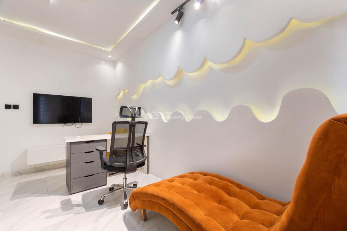 Luxury 2 Bedroom Luxury Apartment with Snooker, Ps5, Gym, Lekki Phase 1, Lekki, Lagos, Flat / Apartment Short Let