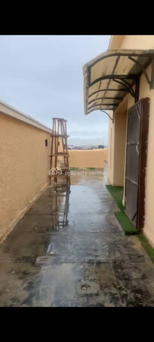 a Nicely Fully Renovated  3 Bedroom Penthouse Available, Honeyville Apartments,agungi, Lekki, Lagos, Flat / Apartment for Rent