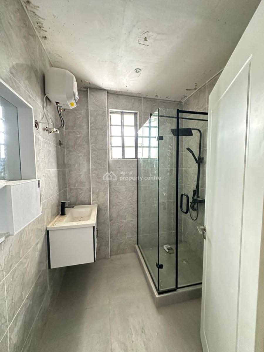 Spacious Luxury 3 Bedroom Penthouse in a Secure and Serene Environment, Lekki Phase 1, Lekki, Lagos, House for Sale