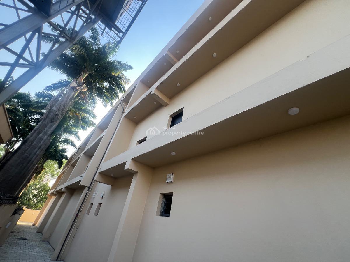 Commercial Plaza Wuse 2, Directly Opposite Burger King, Wuse 2, Abuja, Plaza / Complex / Mall for Sale