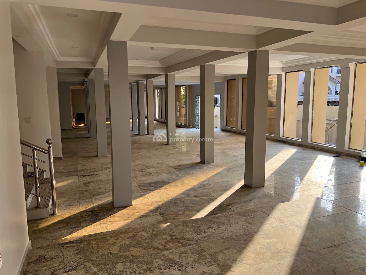 Commercial Plaza Wuse 2, Directly Opposite Burger King, Wuse 2, Abuja, Plaza / Complex / Mall for Sale