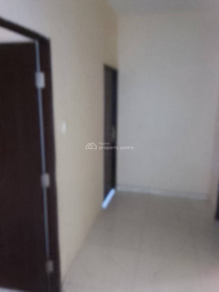 Clean and Spacious 3 Bedroom Flat / Apartment, Mobil Road, Ilaje Bus Stop, Ajah, Lagos, Flat / Apartment for Rent