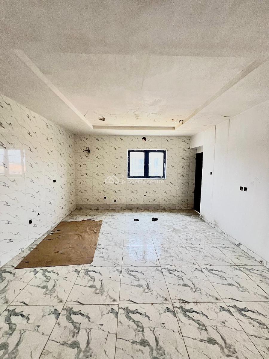 Very Spacious 3-bedroom Penthouse with Elevator, Gym & Swimming Pool, Lekki Phase 1, Lekki, Lagos, Flat / Apartment for Rent