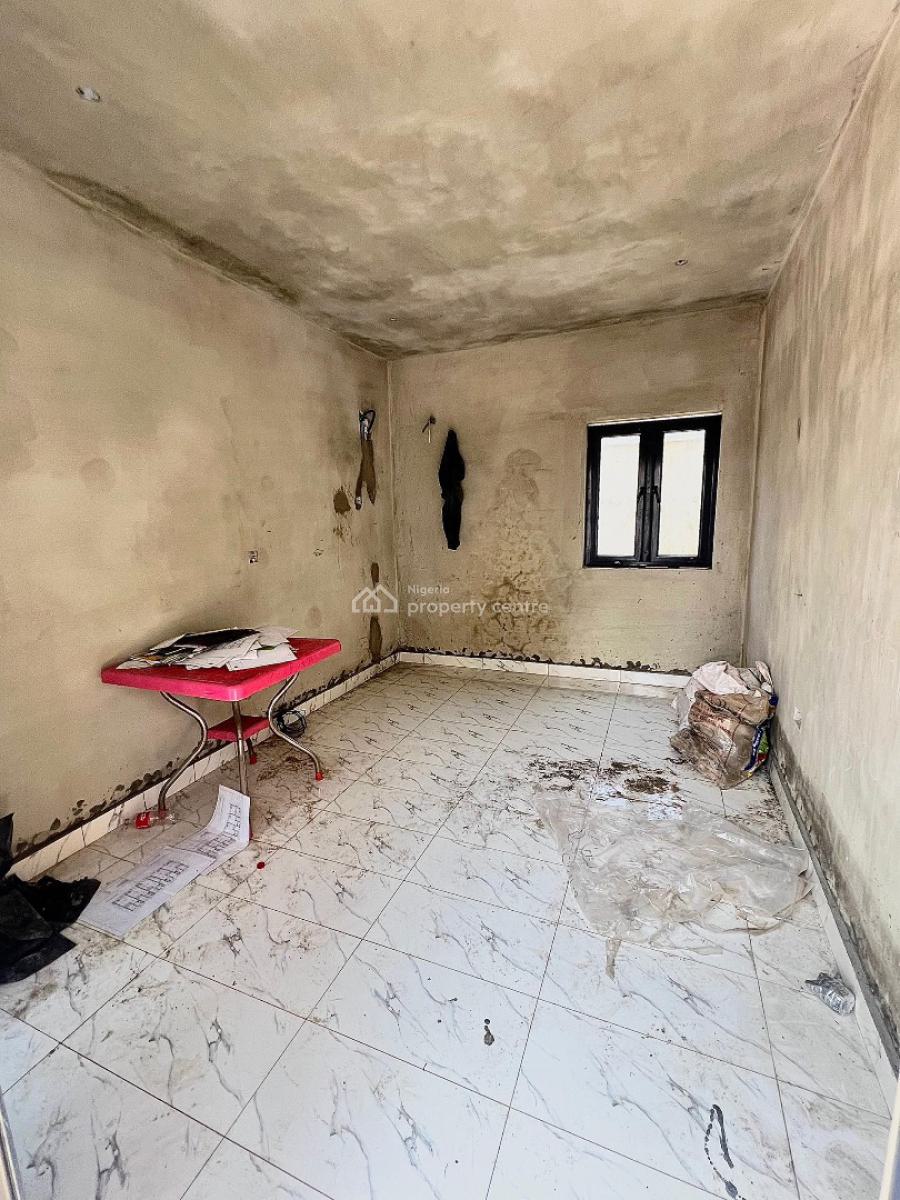 Very Spacious 3-bedroom Penthouse with Elevator, Gym & Swimming Pool, Lekki Phase 1, Lekki, Lagos, Flat / Apartment for Rent