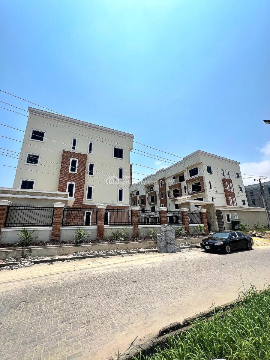 Very Spacious 3-bedroom Penthouse with Elevator, Gym & Swimming Pool, Lekki Phase 1, Lekki, Lagos, Flat / Apartment for Rent