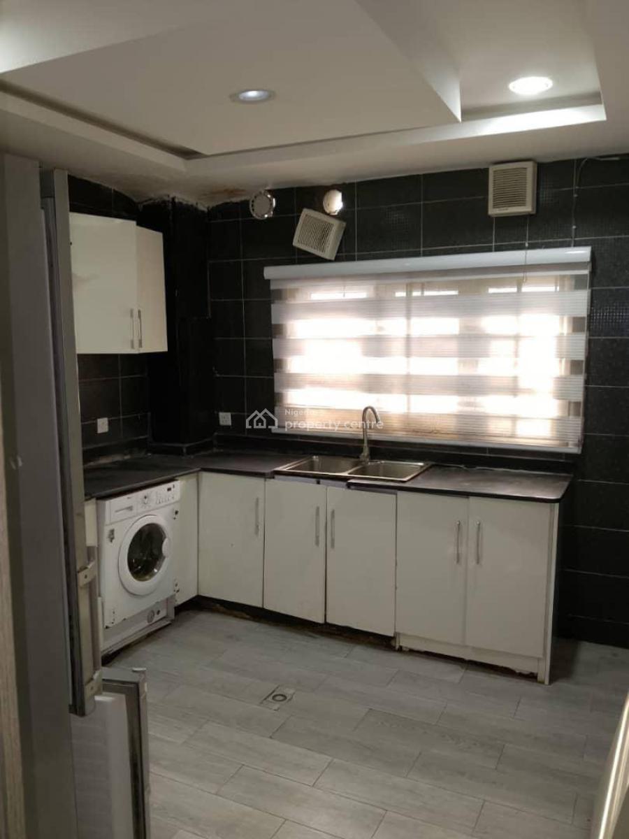 Furnished 3bedroom Apartment with Bq on 1st Floor., Ologolo, Lekki Expressway, Lekki, Lagos, Flat / Apartment for Sale