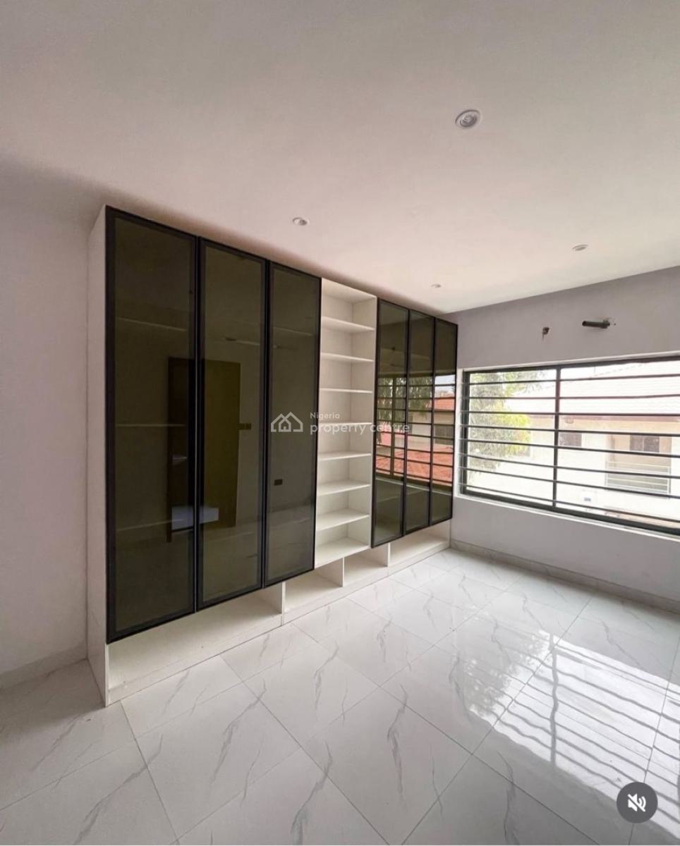 Contemporary 2bedroom Apartment, Lekki Phase 1, Lekki, Lagos, Flat / Apartment for Sale