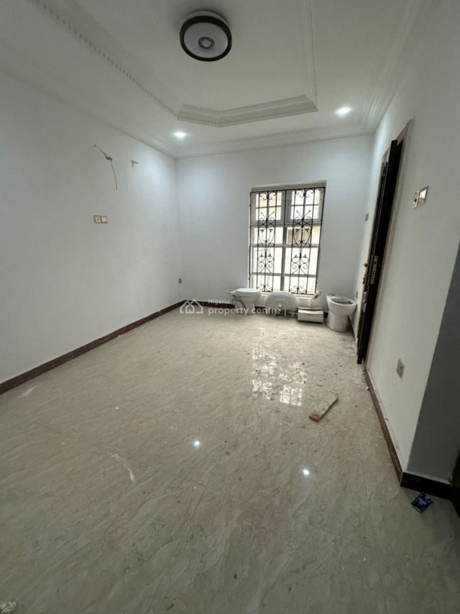 an Exquisitely Built 3 Bedroom Apartment, Lekki Phase 1, Lekki, Lagos, Flat / Apartment for Rent